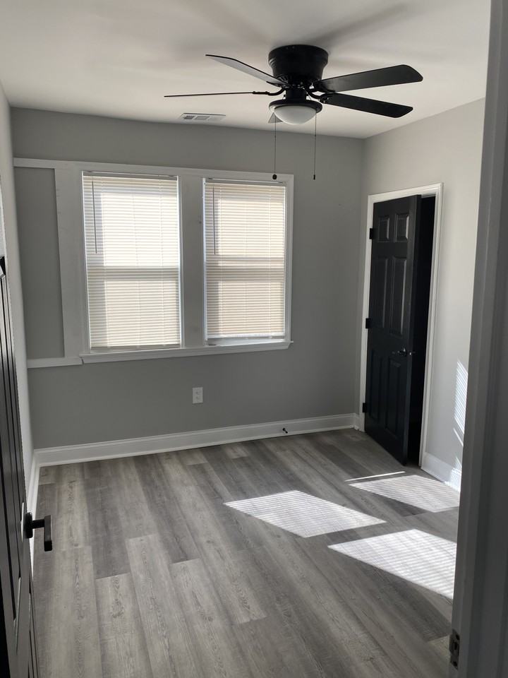 4310 Ridgewood Avenue - Photo 5 of 11