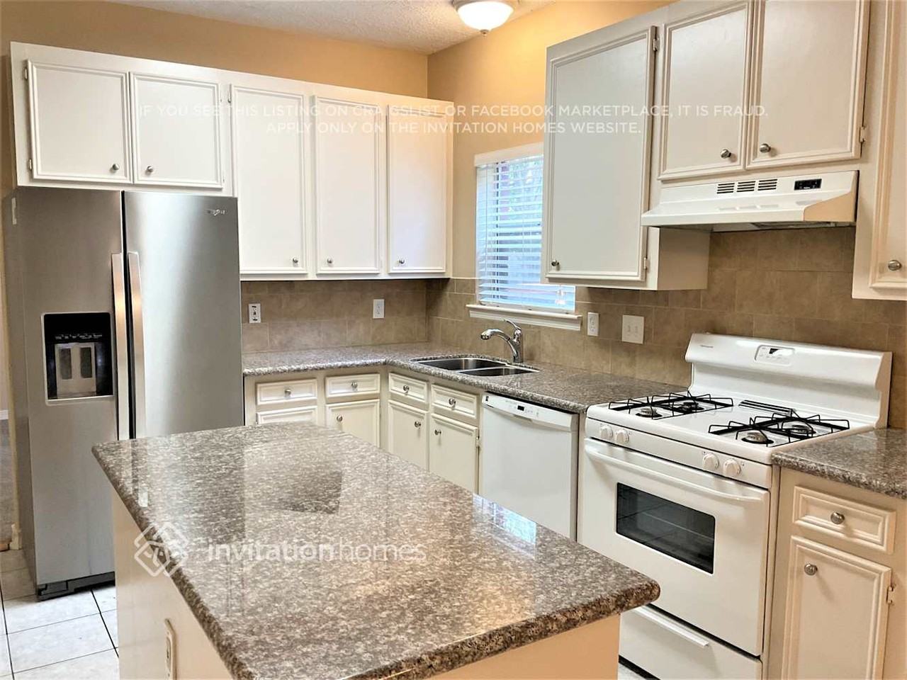2721 Leroy St - Photo 6 of 19