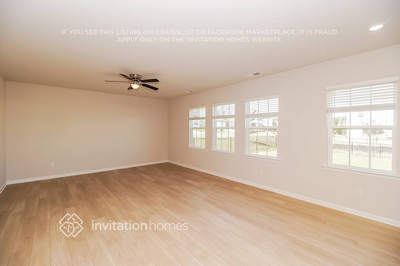 7334 Echoing Hills Ln - Photo 4 of 22