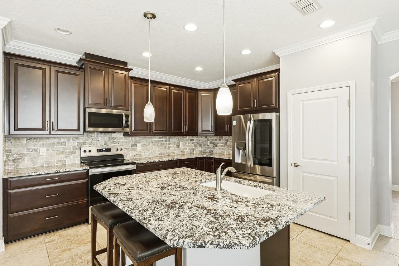19367 Long Lake Ranch Blvd #1 - Photo 7 of 22