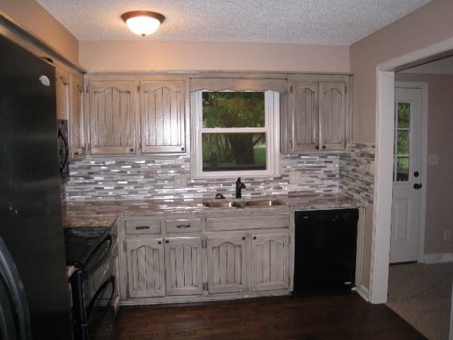9609 N Charlotte St - Photo 4 of 19