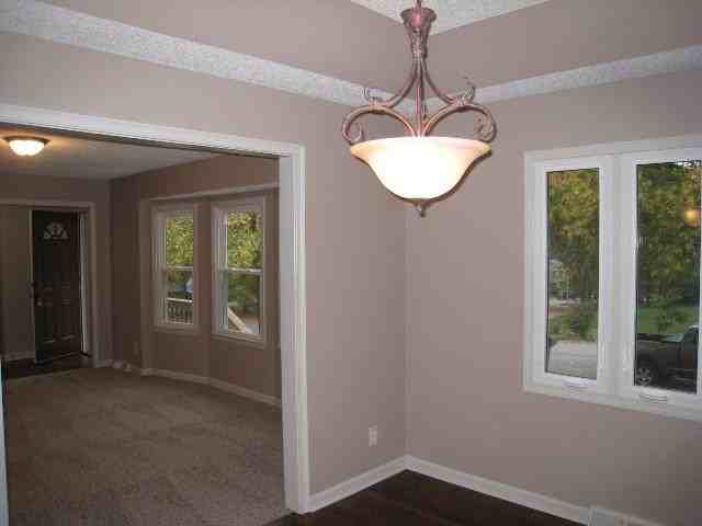 9609 N Charlotte St - Photo 7 of 19