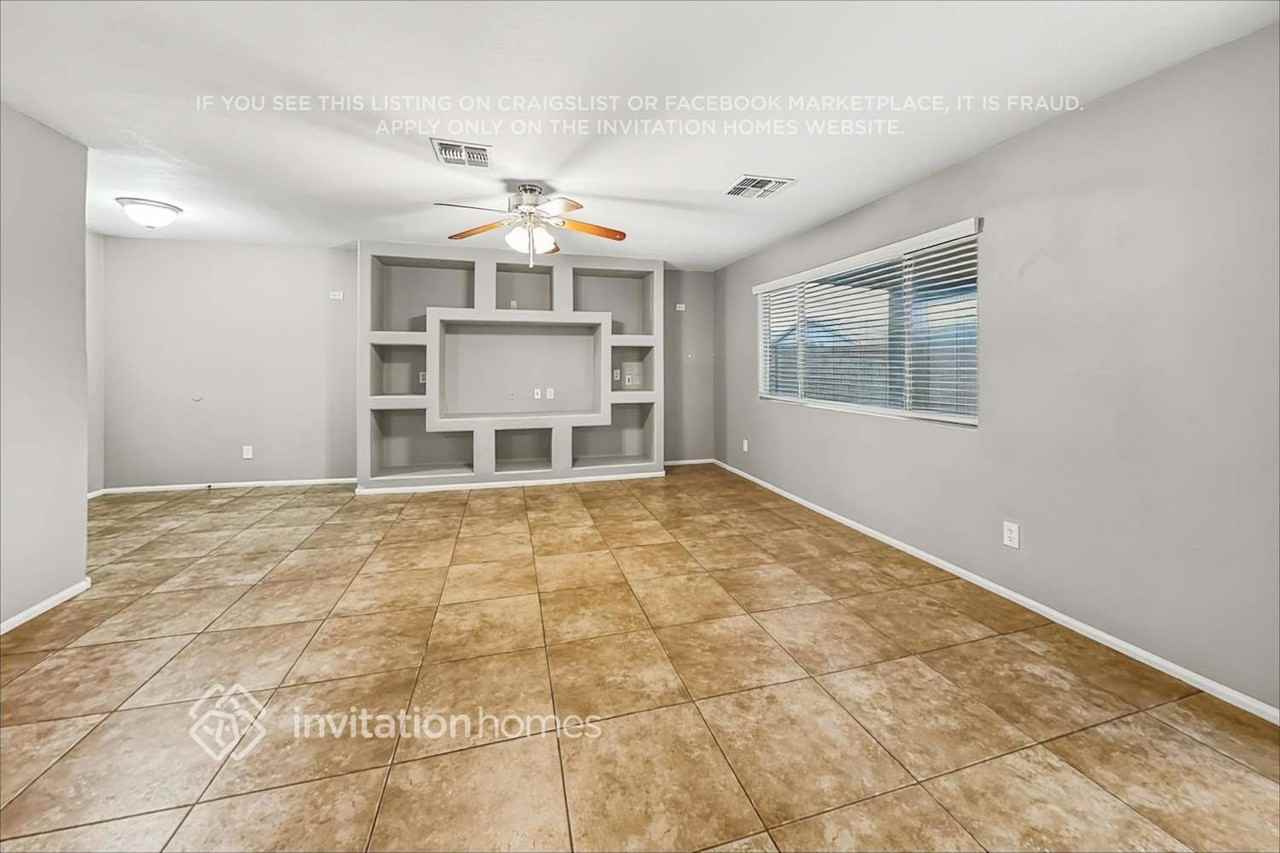 447 W Corriente Ct - Photo 5 of 20
