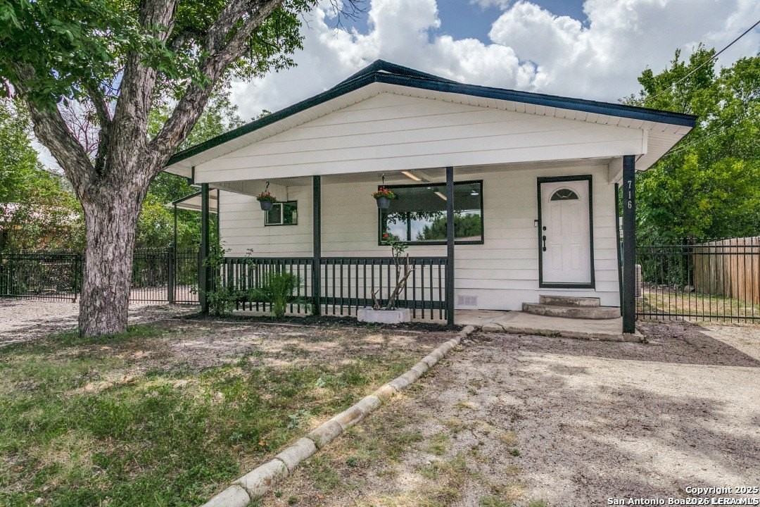 716 Vickers Ave - Photo 3 of 21