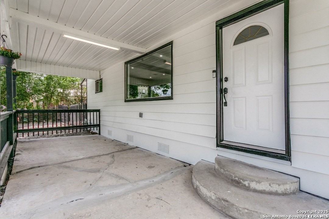 716 Vickers Ave - Photo 4 of 21