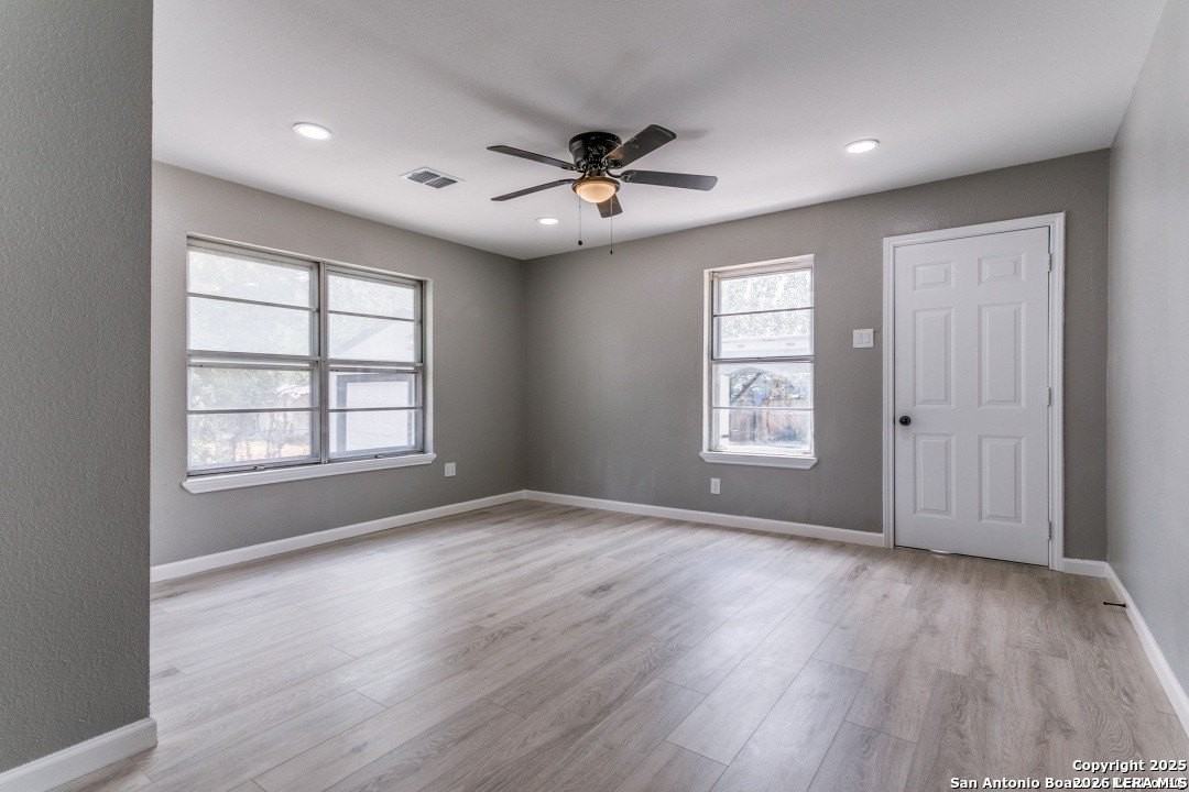716 Vickers Ave - Photo 6 of 21