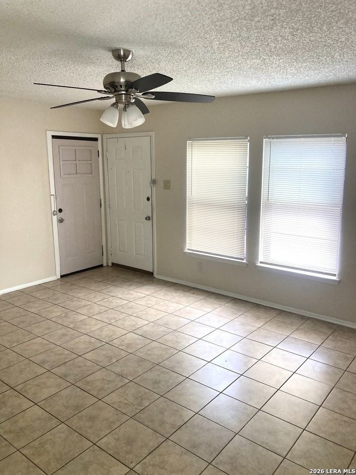 4339 Lehman Dr - Photo 3 of 16
