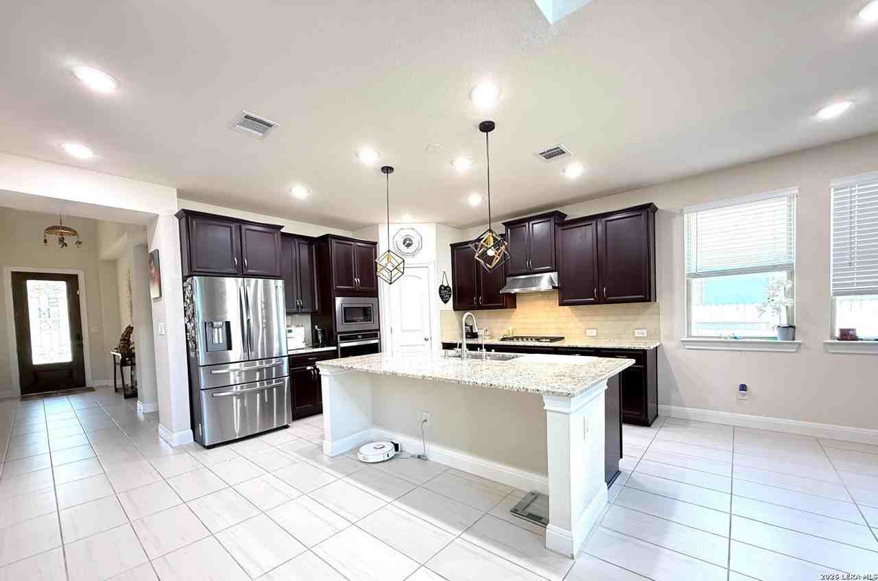 739 Kenney Fort Xing - Photo 4 of 14