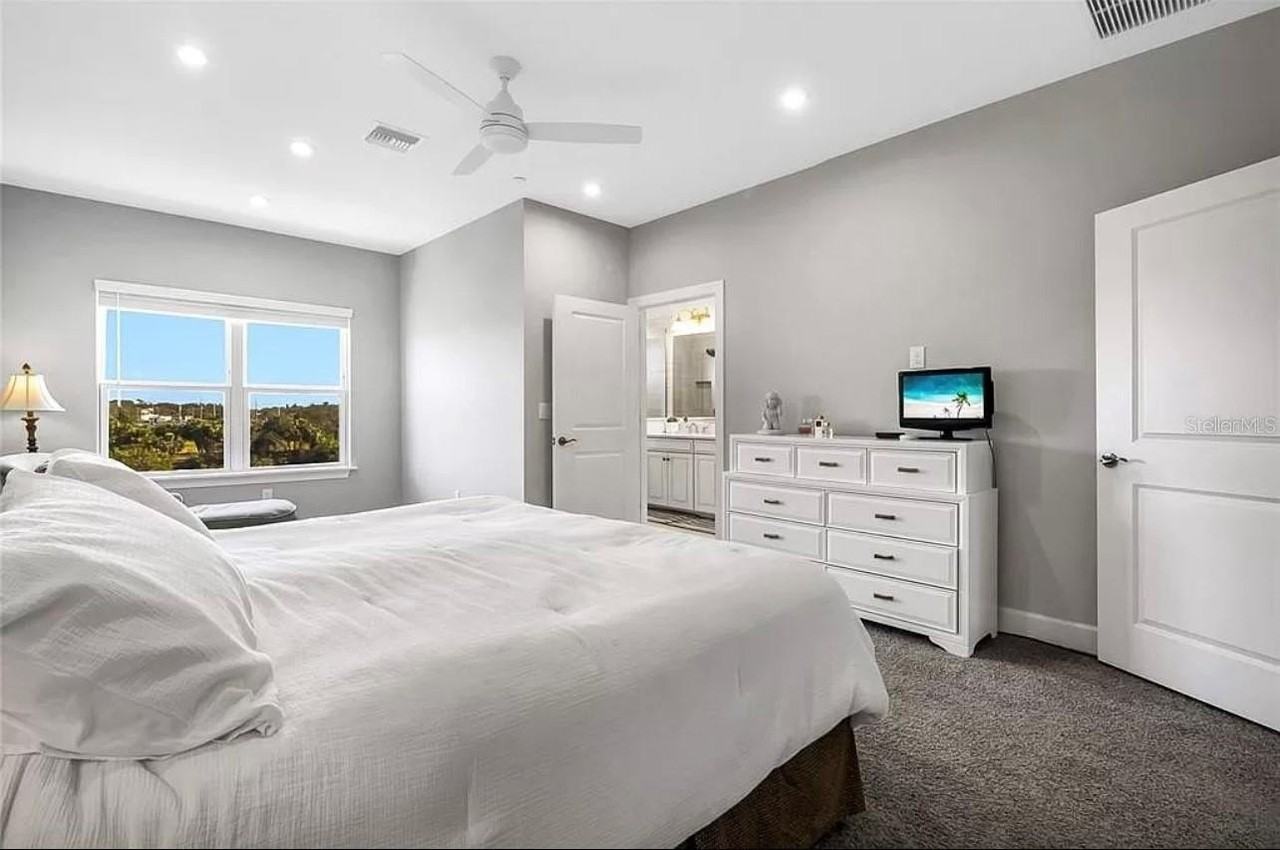 5569 Cannes Cir - Photo 3 of 16