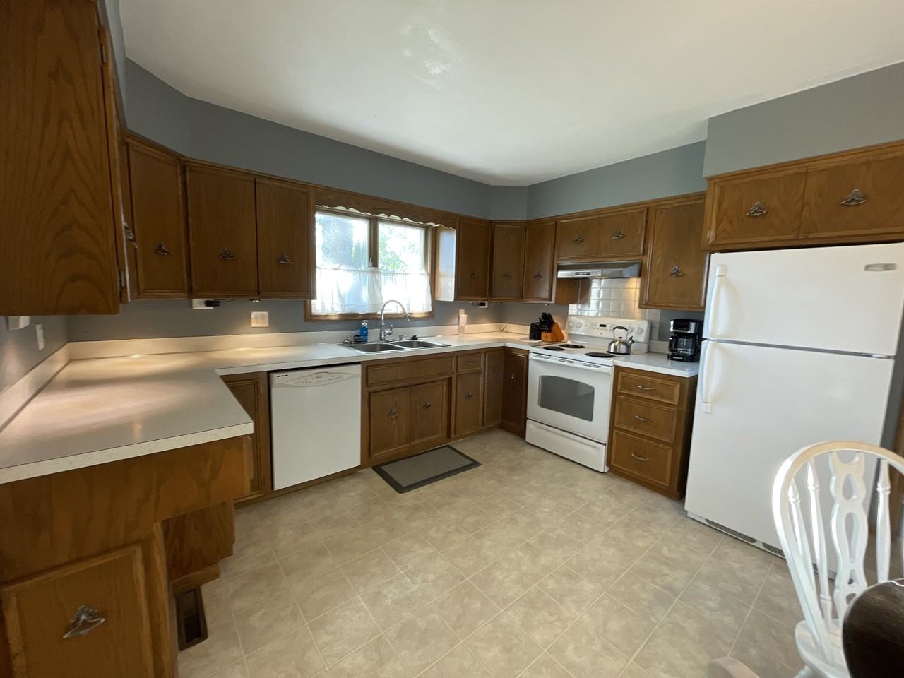 325 2nd Ave #325 - Photo 5 of 11