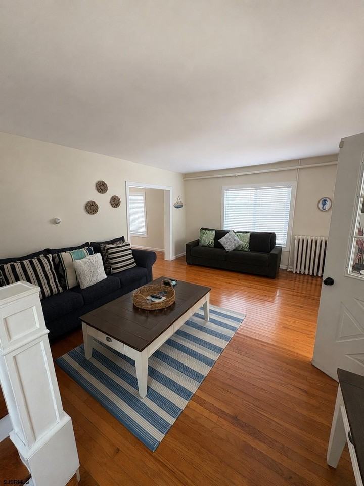 201 N Portland Ave - Photo 4 of 44