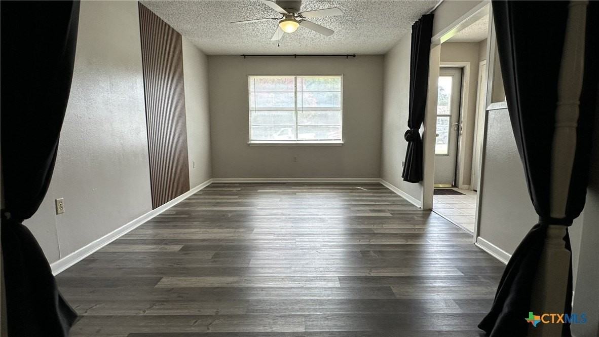 708 Creek St - Photo 2 of 15