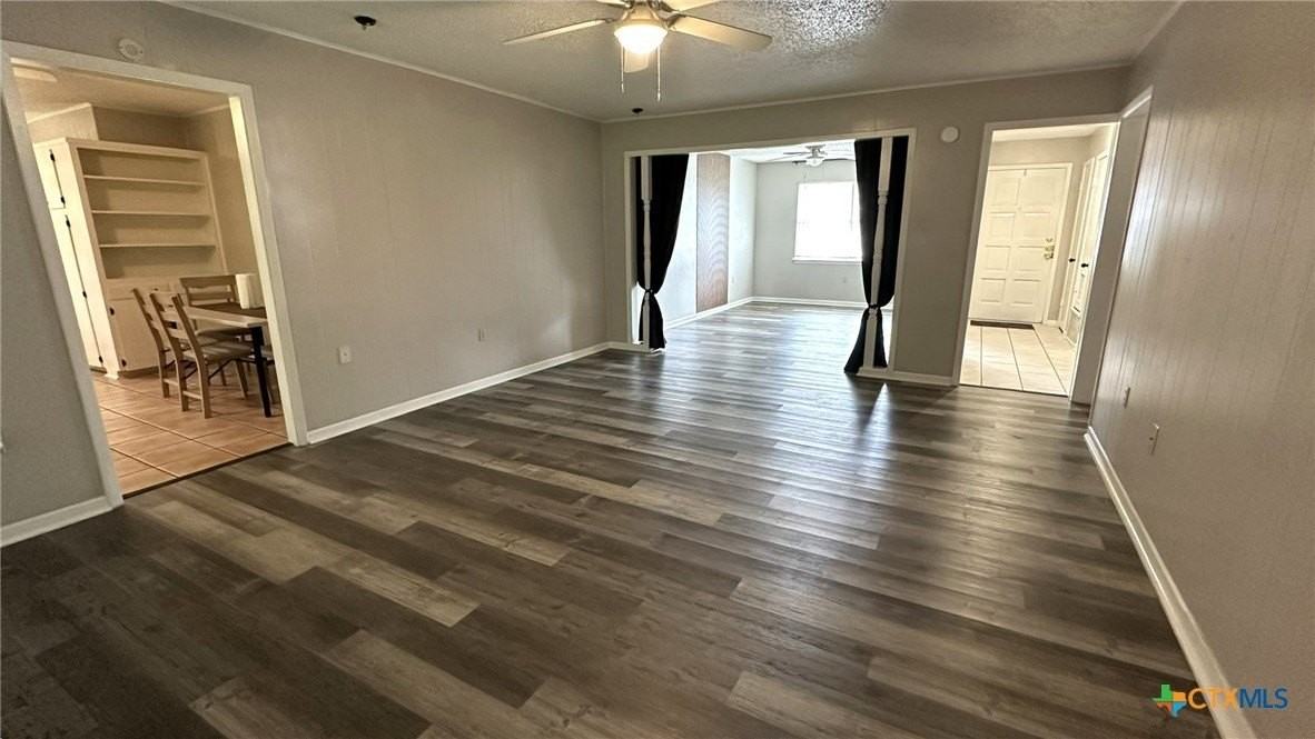 708 Creek St - Photo 5 of 15