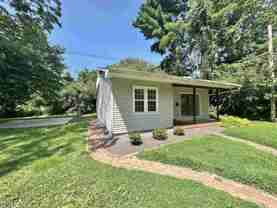 1119 Se Riverside Dr #H - Photo 1 of 1