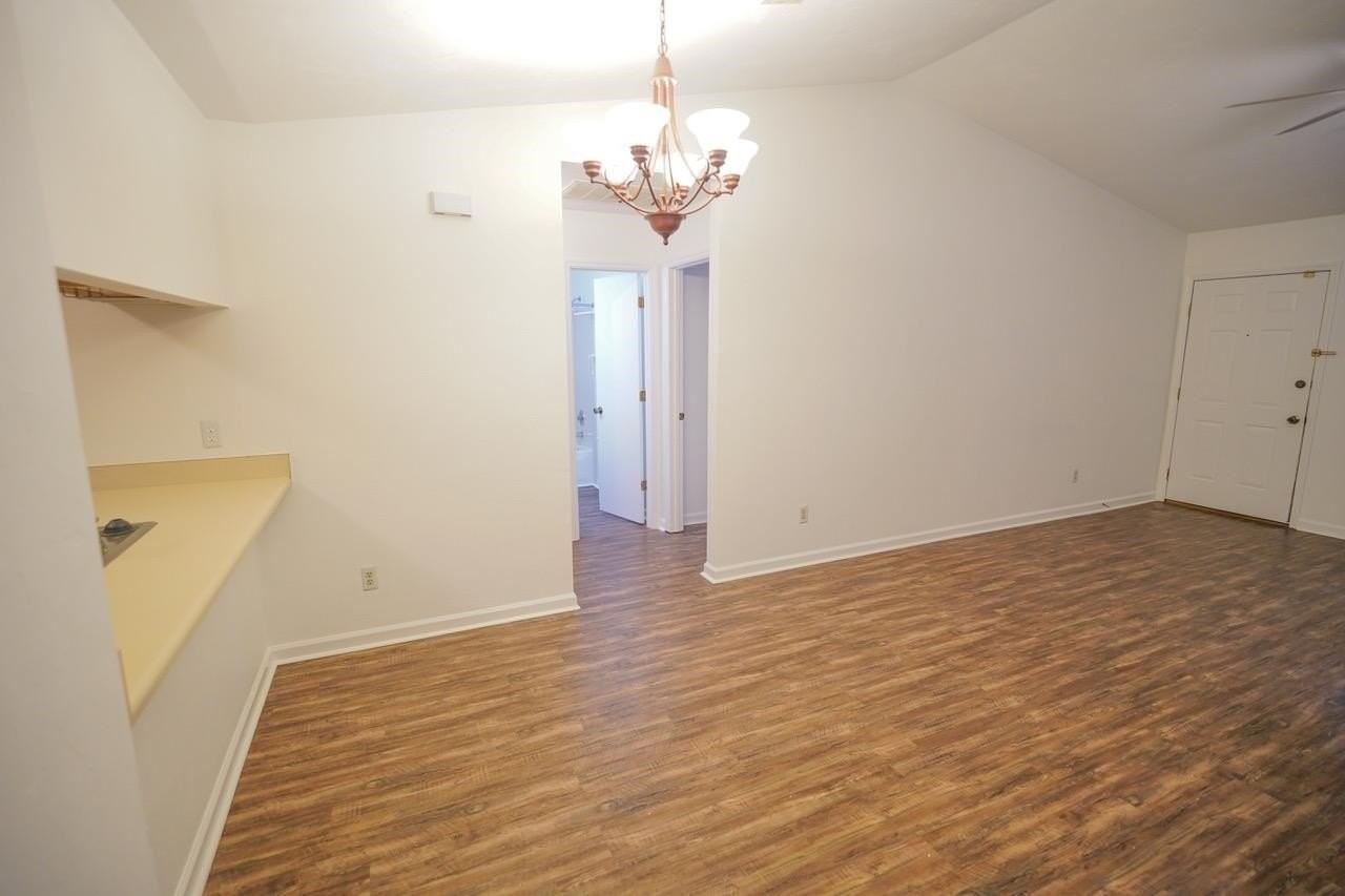 2418 Ian Dr - Photo 5 of 22