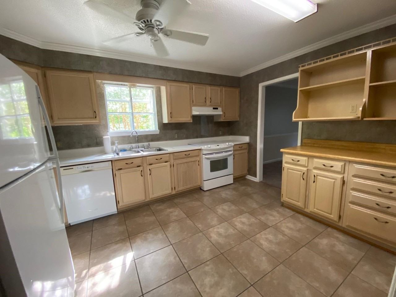 3008 Harpers Ferry Dr - Photo 6 of 35
