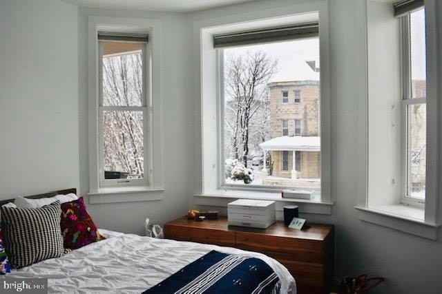 1249 Kenyon St Nw #3 - Photo 5 of 12
