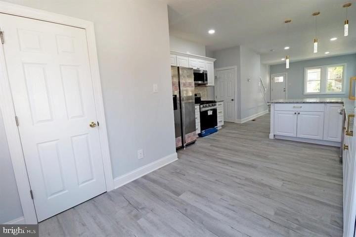 523 W 26th St - Photo 3 of 21