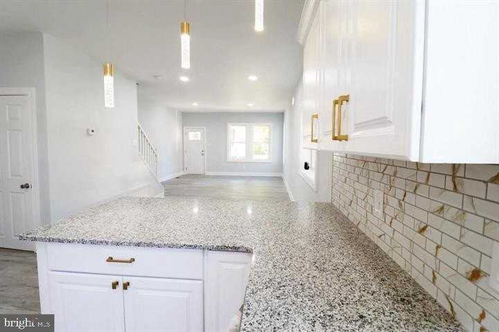 523 W 26th St - Photo 7 of 21