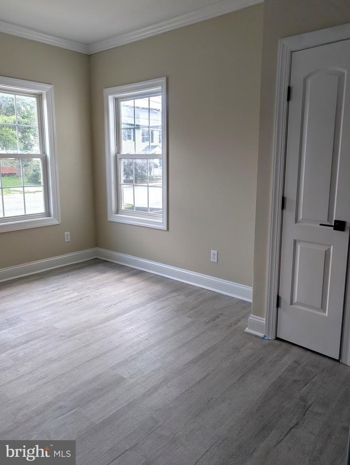 200 W Market St #2 - Photo 5 of 14