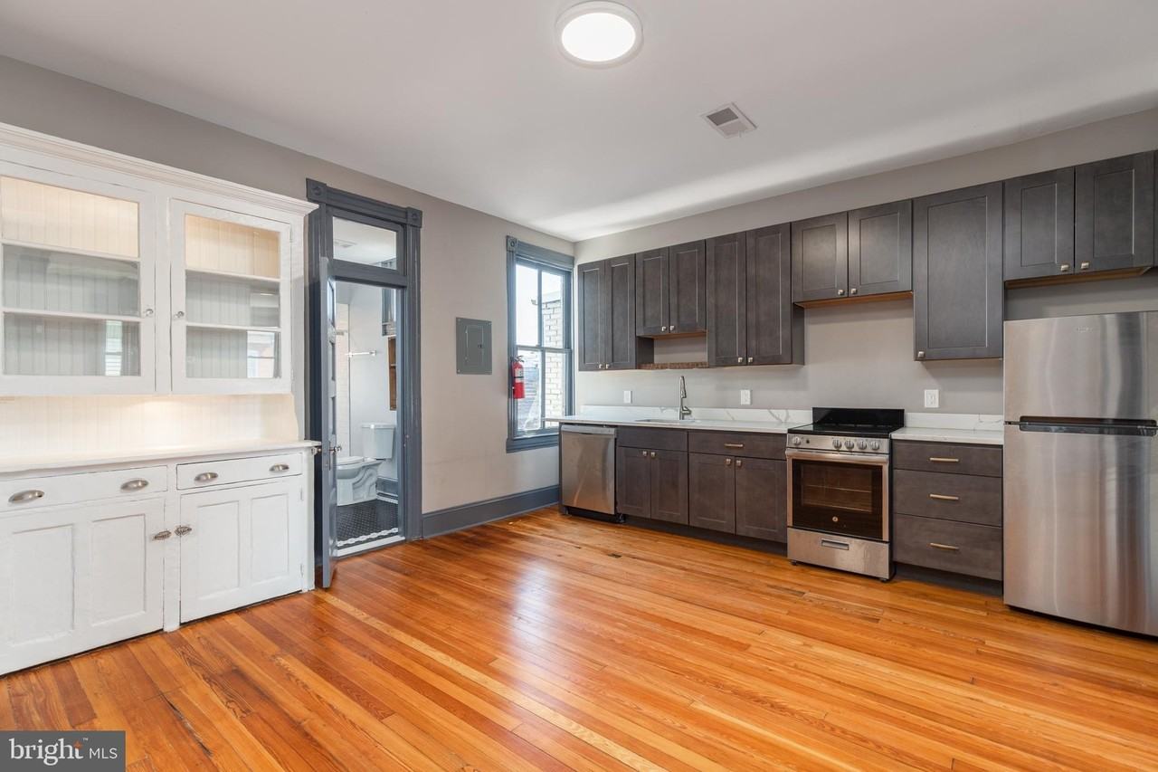 1733 Fleet St #4 - Photo 2 of 16