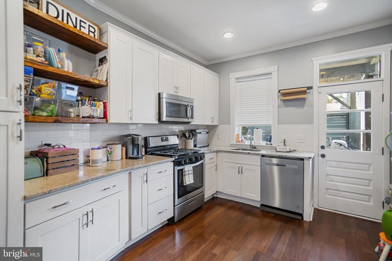 108 N Lakewood Ave - Photo 6 of 20