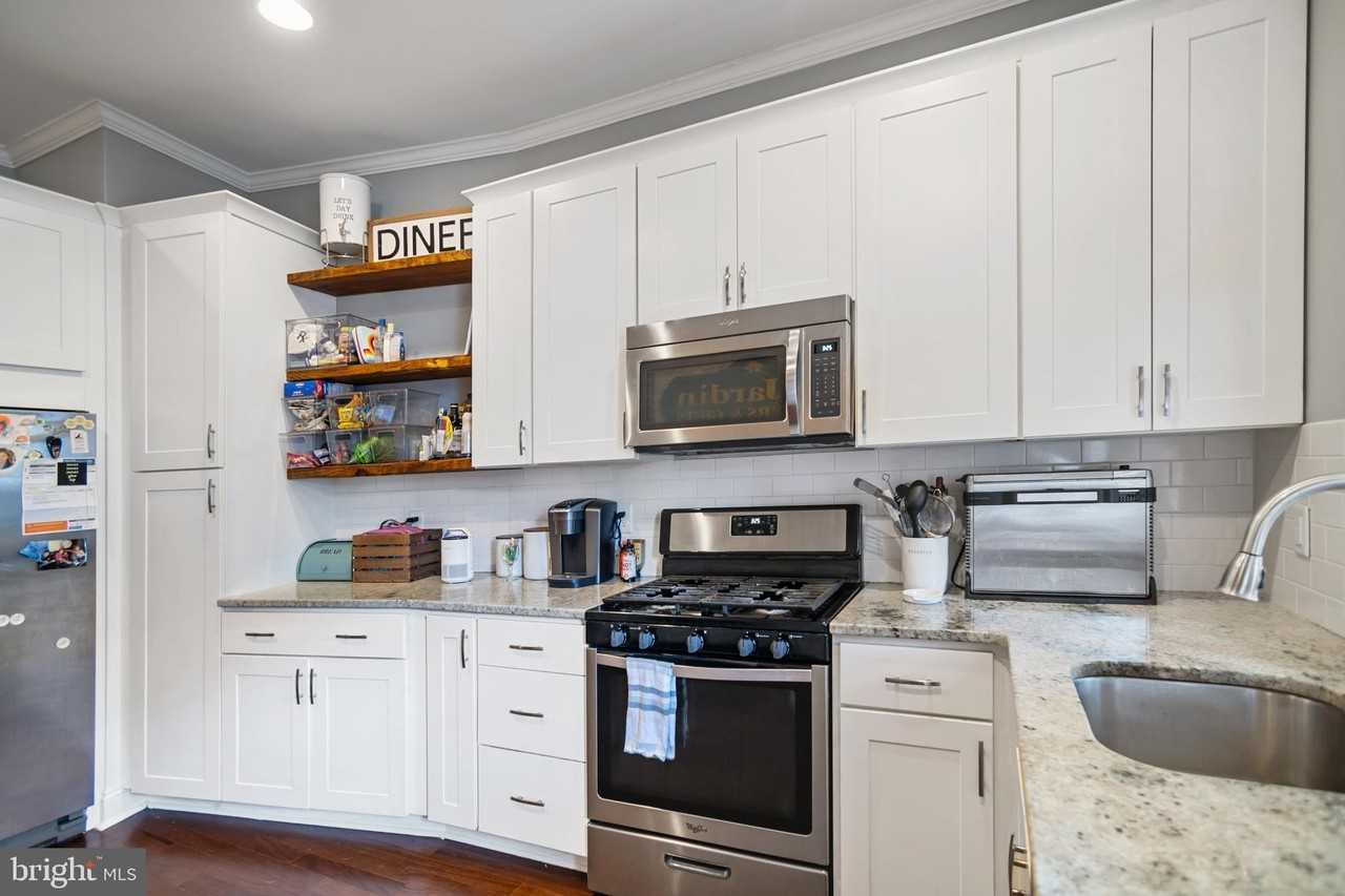 108 N Lakewood Ave - Photo 7 of 20