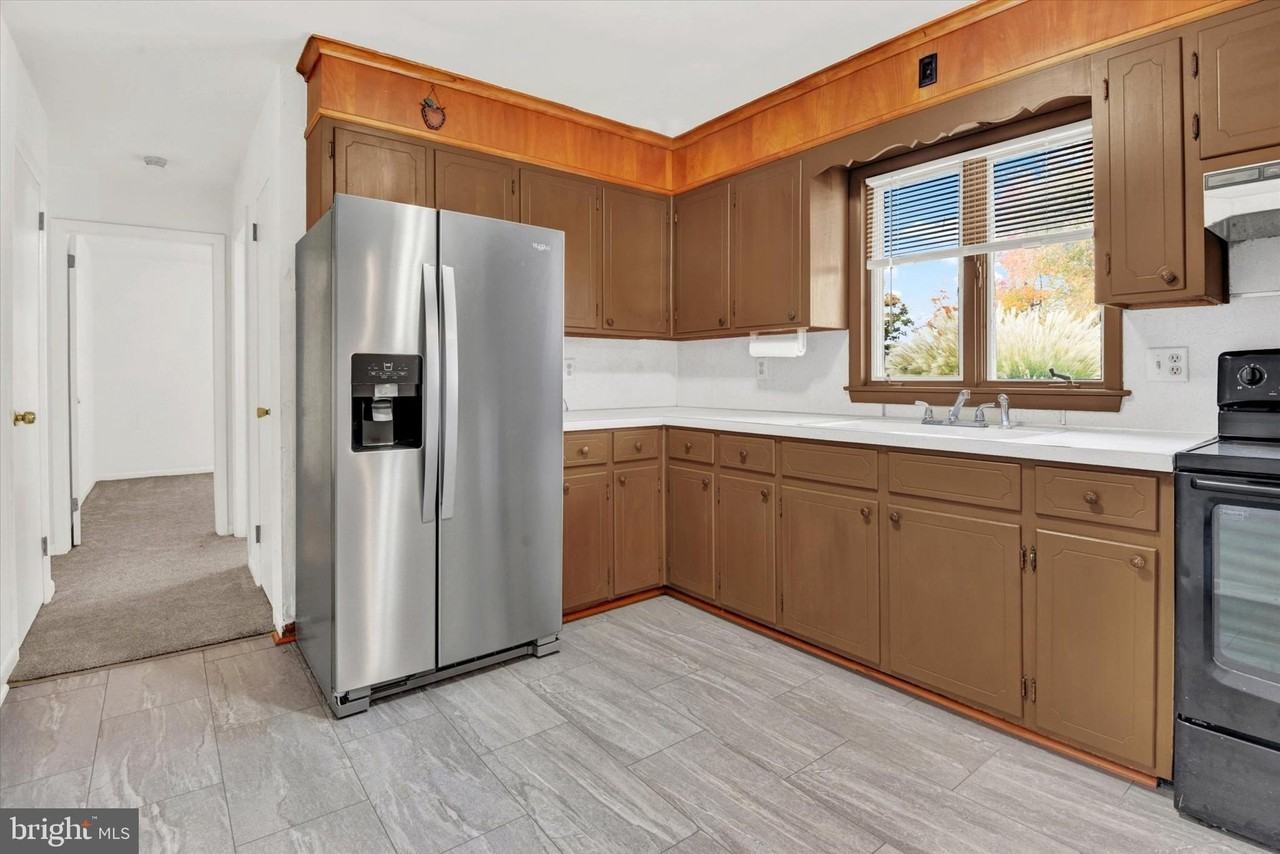2738 Bird View Rd - Photo 4 of 23