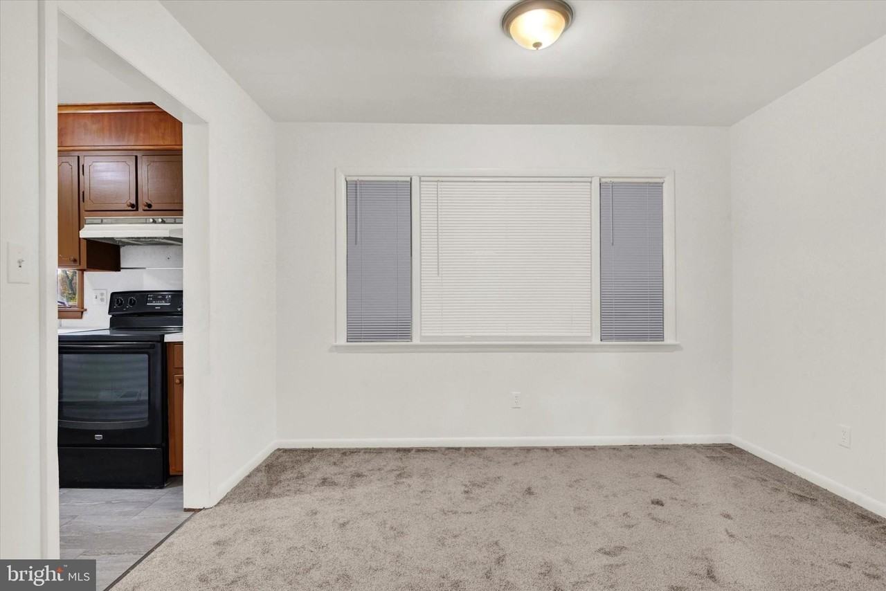 2738 Bird View Rd - Photo 6 of 23