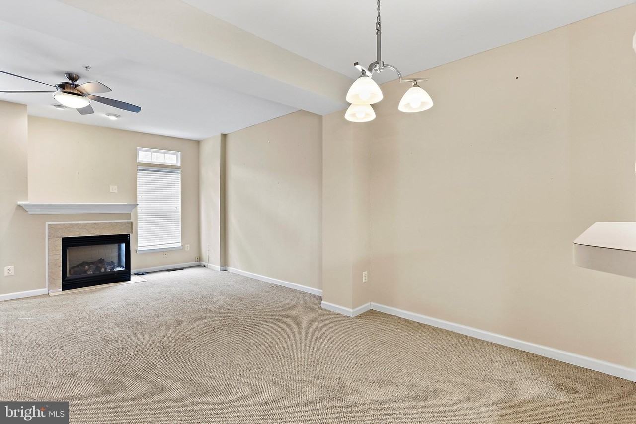 570 Eisenhower Dr - Photo 4 of 16