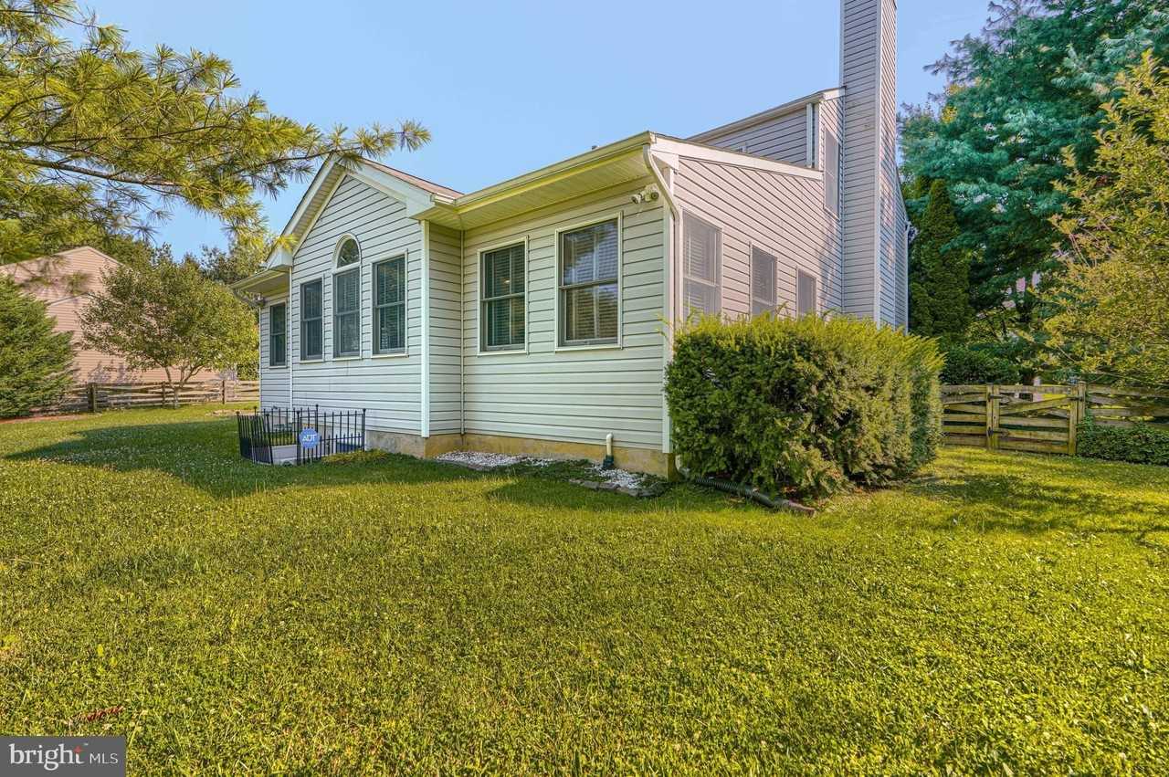 8301 Whitebark Ct - Photo 4 of 50