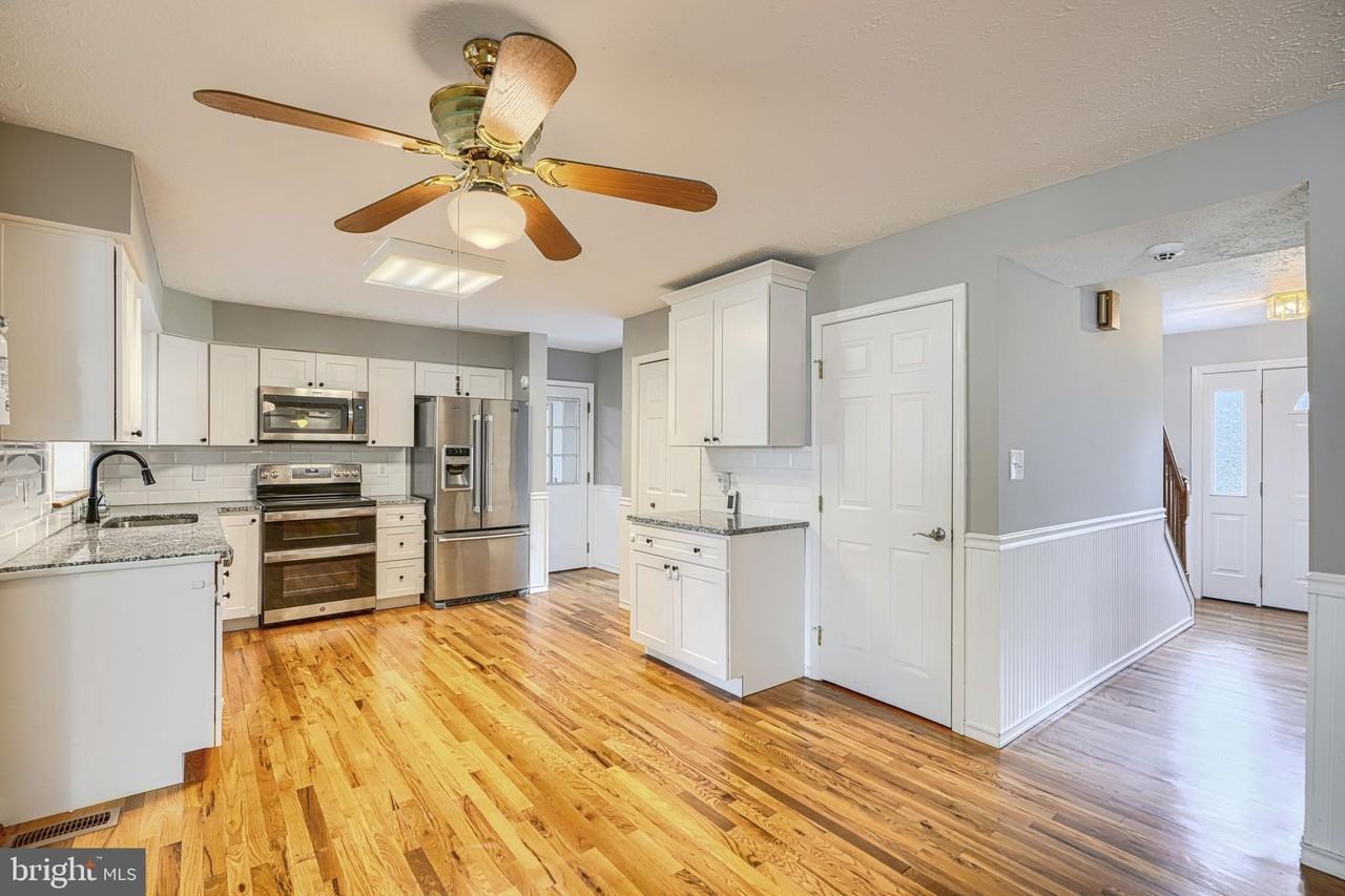 8301 Whitebark Ct - Photo 7 of 50