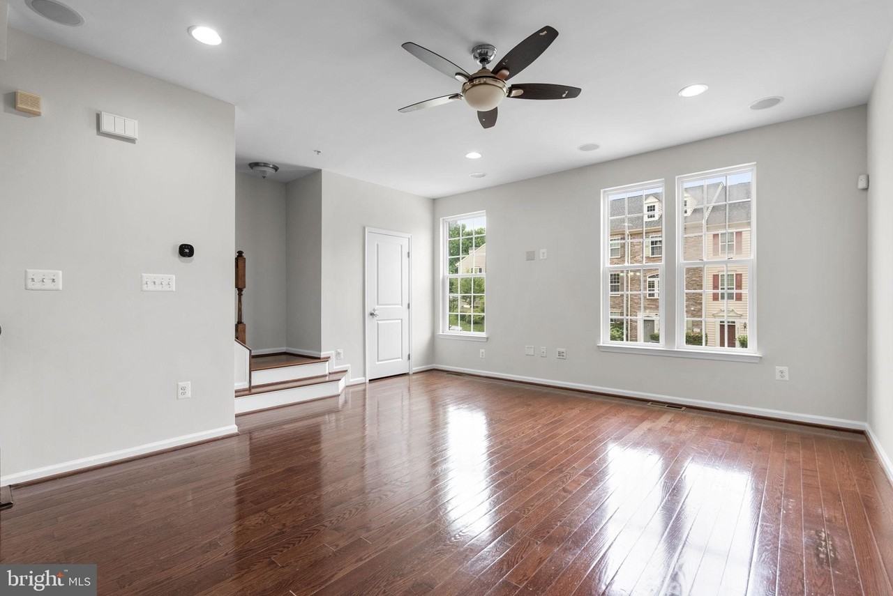8621 Enoch Pratt Dr - Photo 4 of 30