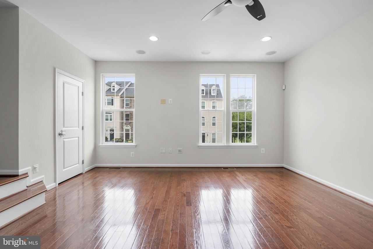 8621 Enoch Pratt Dr - Photo 5 of 30