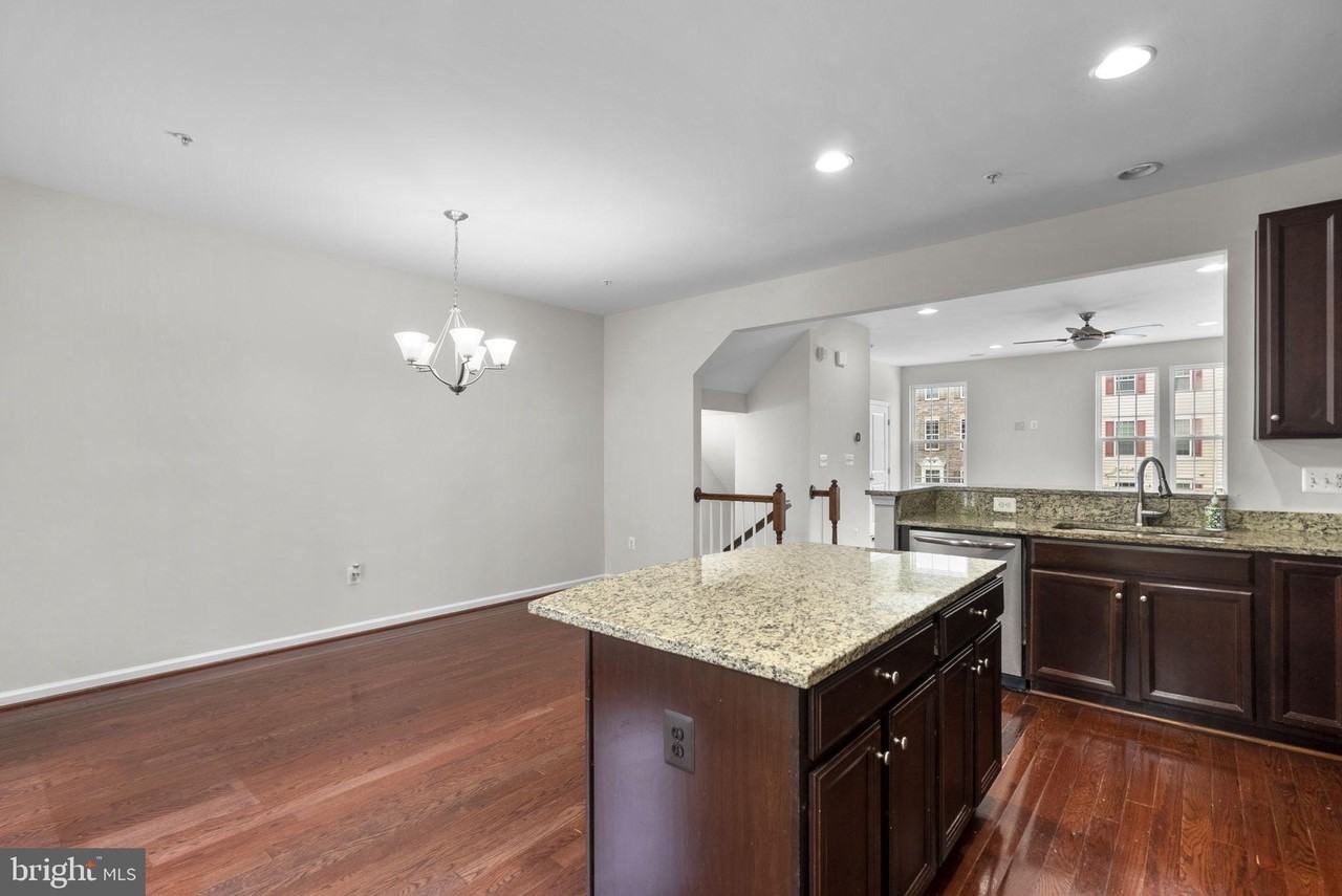 8621 Enoch Pratt Dr - Photo 6 of 30