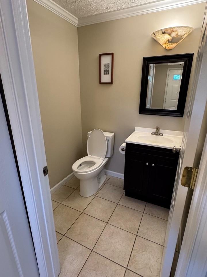 19048 Partridge Wood Dr - Photo 4 of 23
