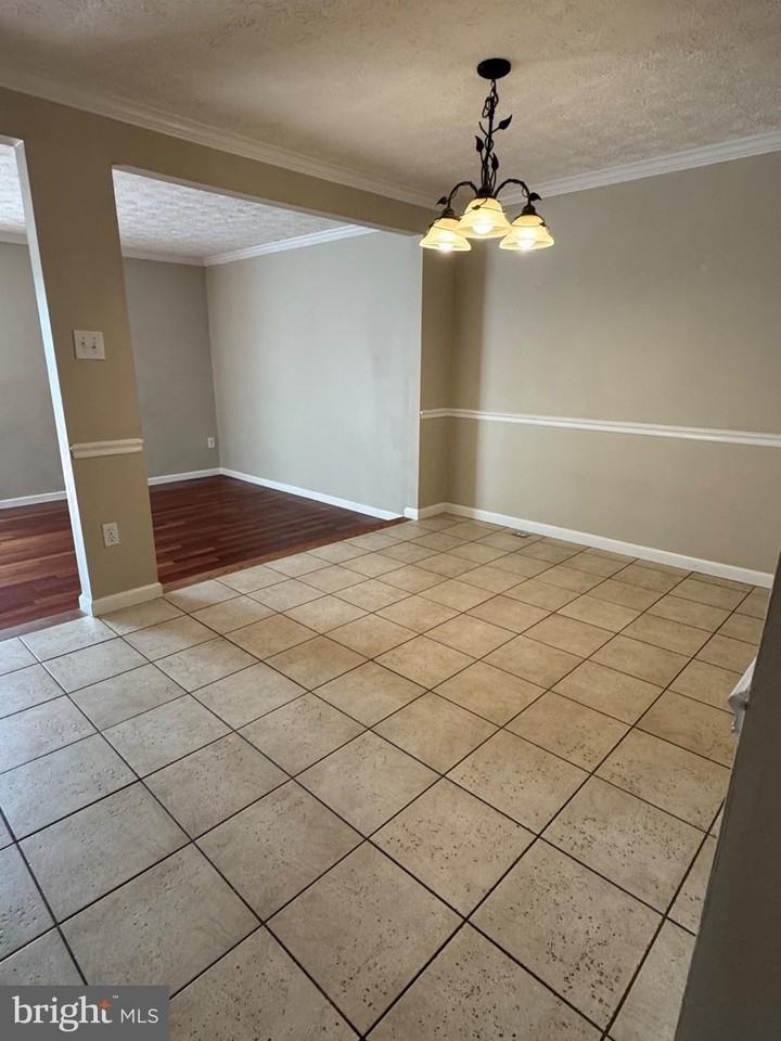 19048 Partridge Wood Dr - Photo 5 of 23