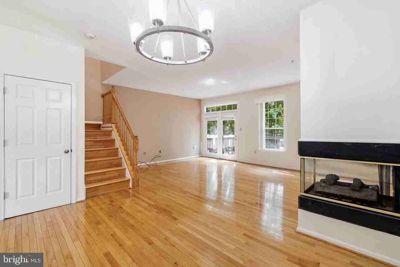 7827 Quill Point Dr - Photo 3 of 20