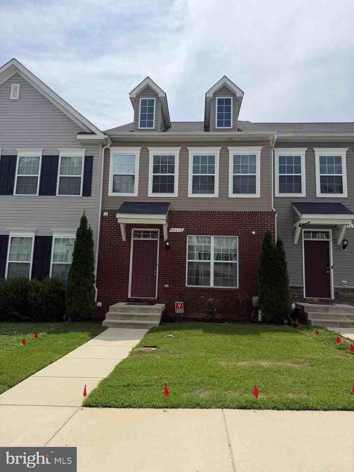 45632 Bethfield Way - Photo 3 of 4