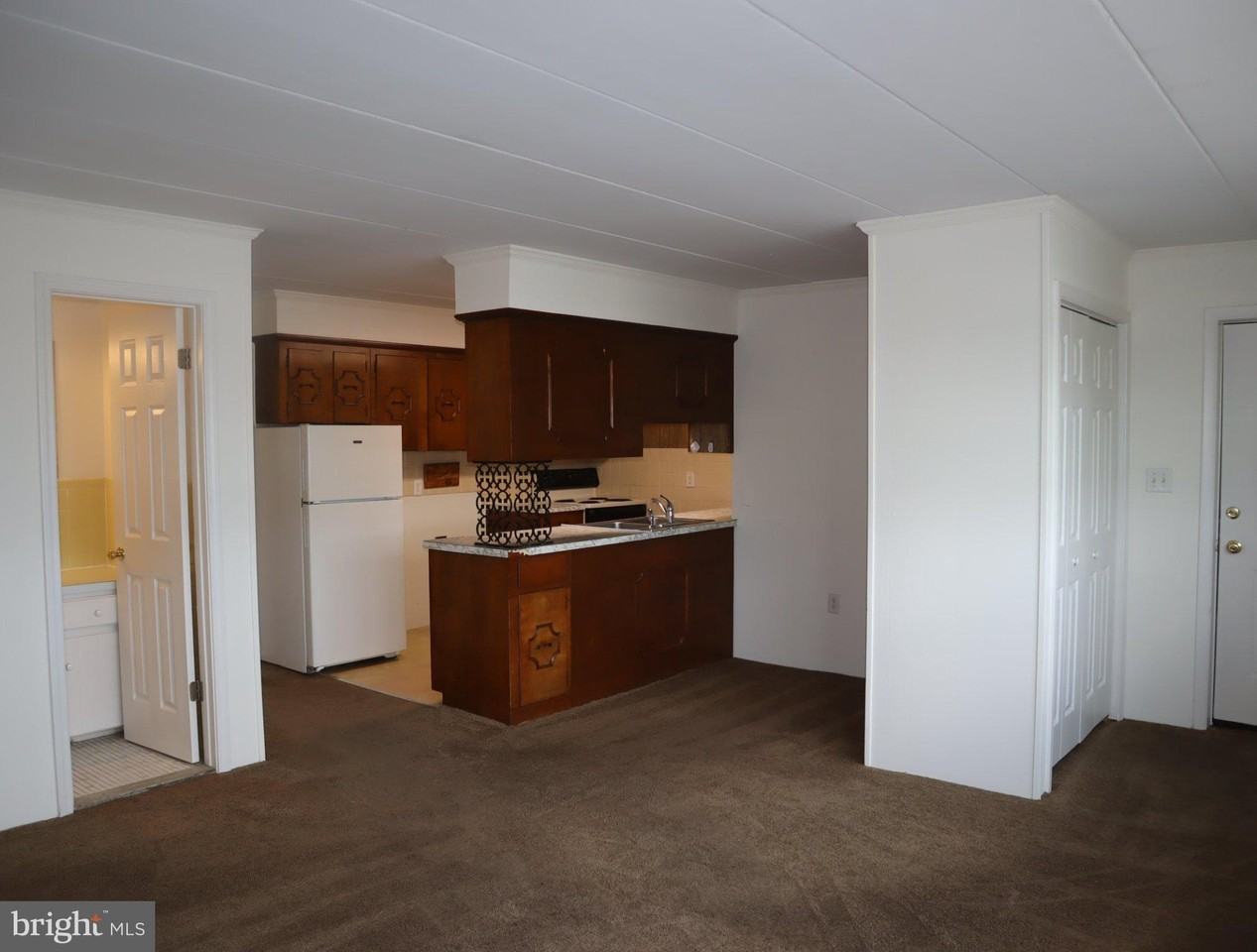 319 Camden Ave #F - Photo 3 of 13