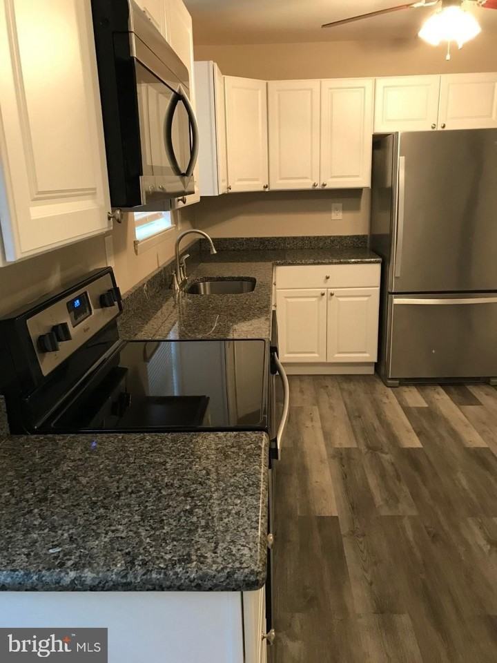 144 Hargrove Ave - Photo 4 of 19
