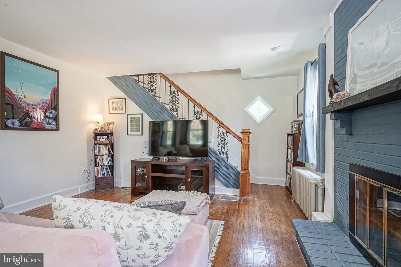 158 Wyoming Ave - Photo 4 of 25