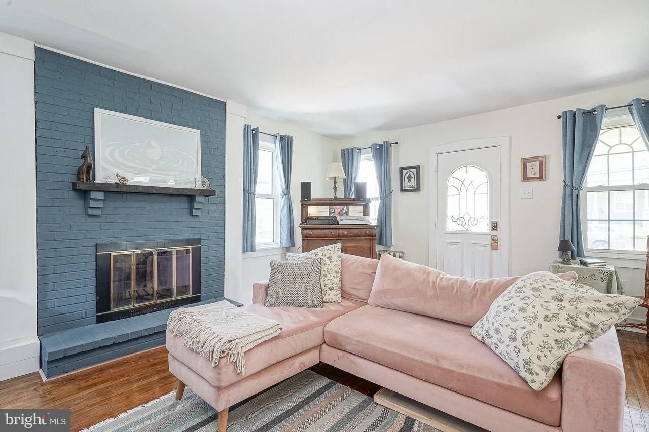 158 Wyoming Ave - Photo 7 of 25