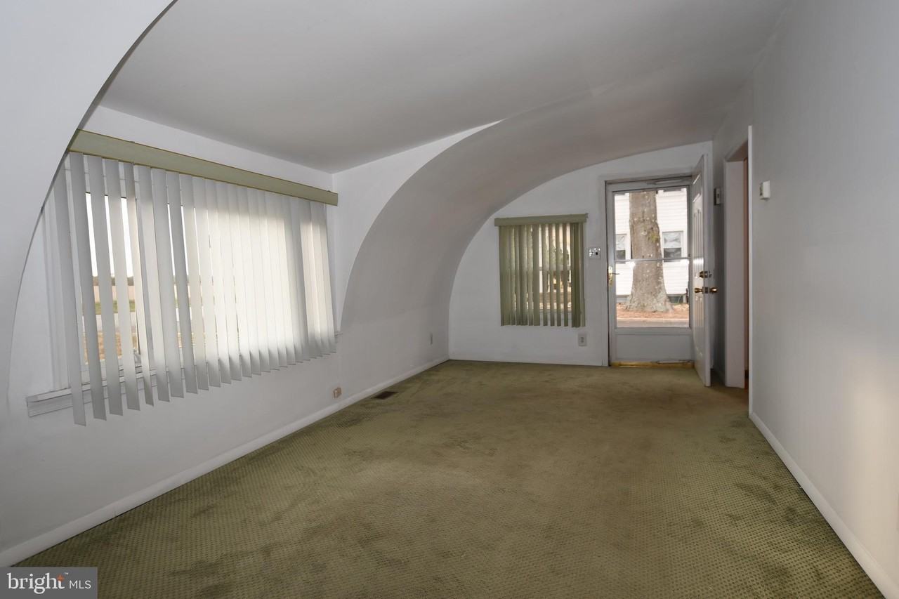 50 Palatine Rd - Photo 7 of 19