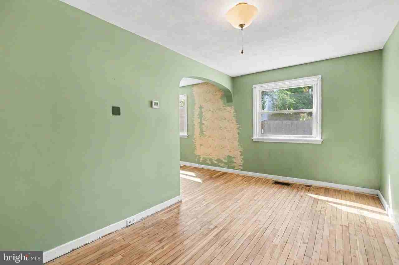 1272 Boiling Springs Rd - Photo 5 of 18