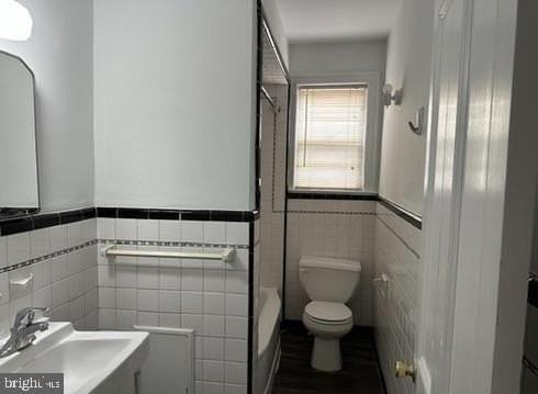 208 W Gay St #3 - Photo 5 of 7