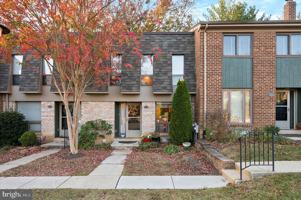 featured image of 921 Putnam Blvd #113