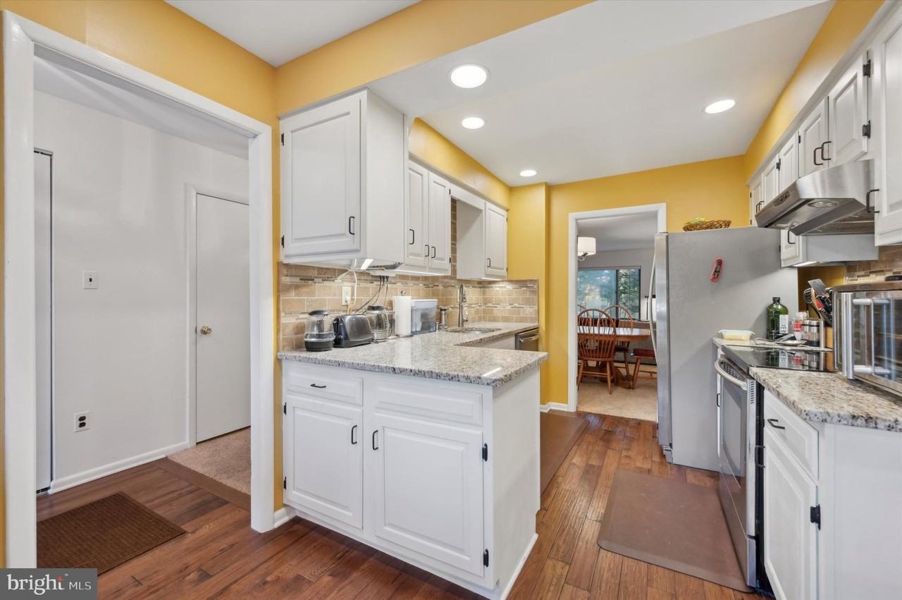 921 Putnam Blvd #113 - Photo 6 of 23