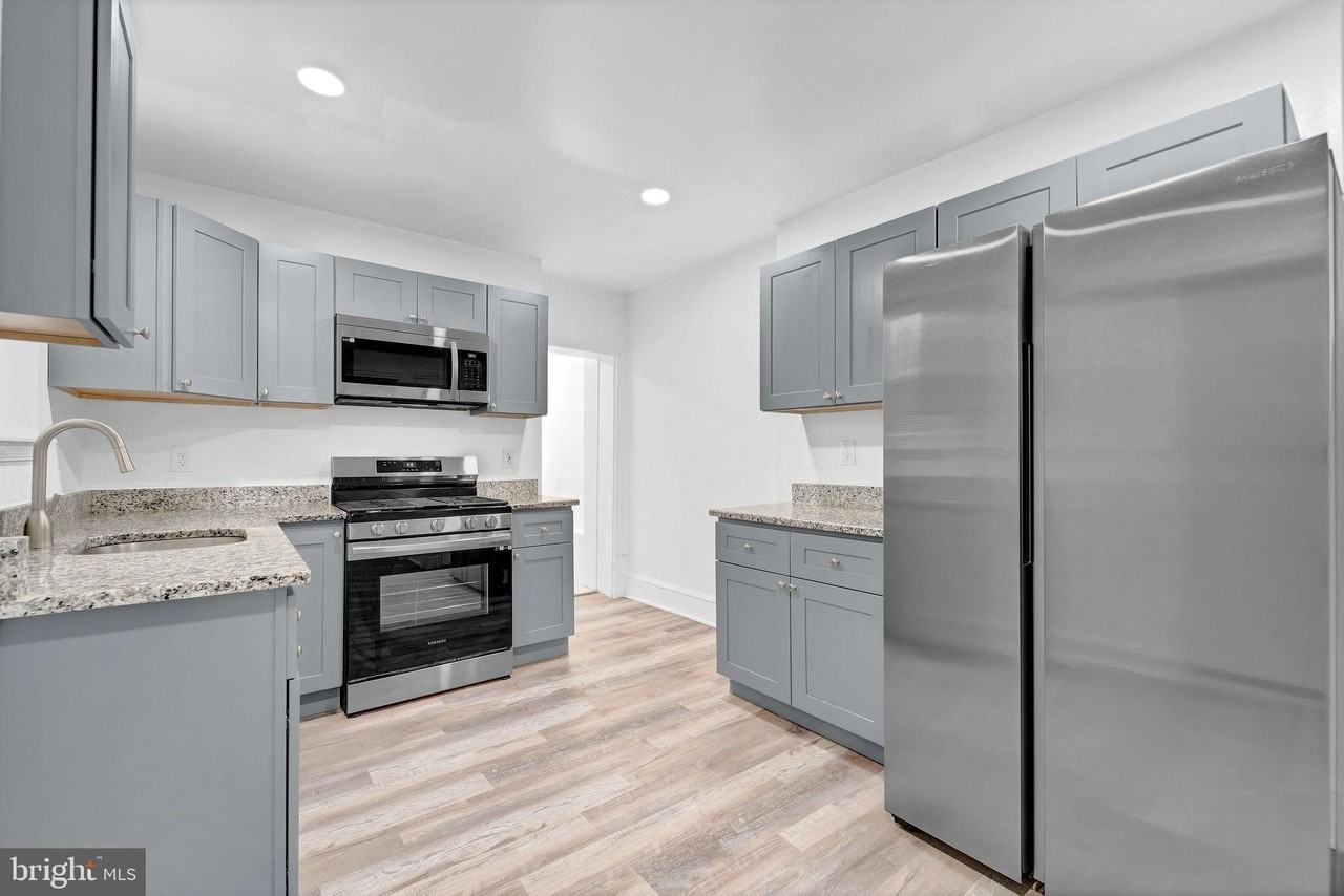 28 W Airy St - Photo 5 of 43