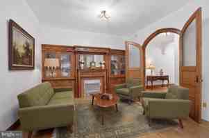 featured image of 4011 Pine St